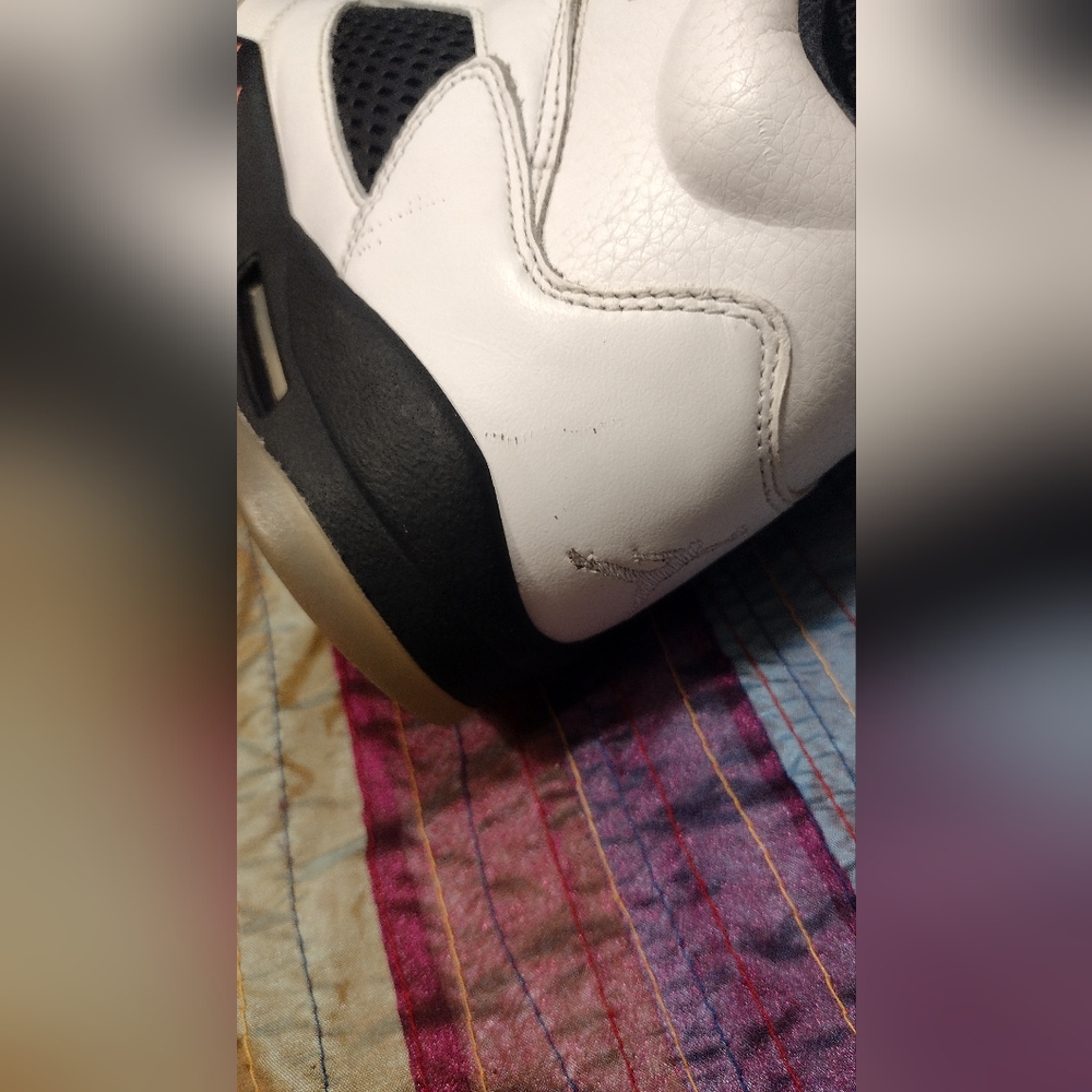 Nike Air Jordan Retro " Sunblush" Boys size 4Y ( PREVIOUSLY OWNED) - Picture 4 of 5